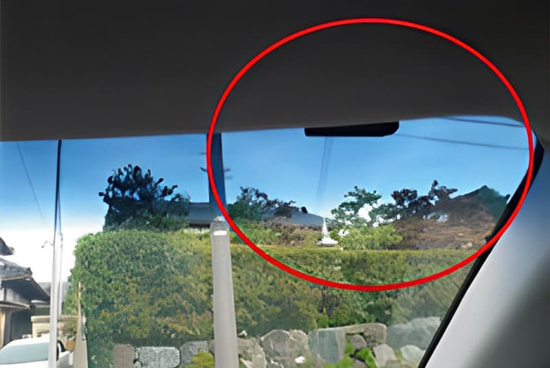 フィルムアンテナとガラス上部のボカシ